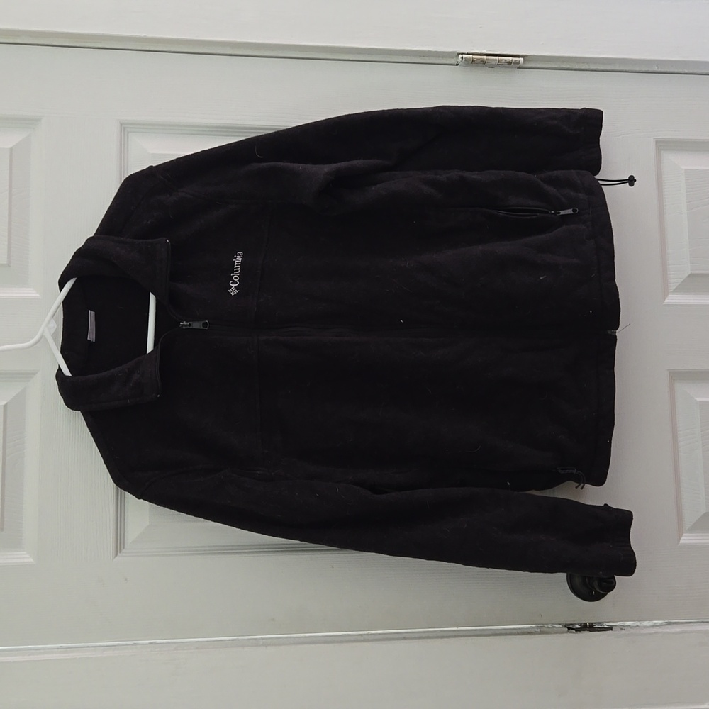 Columbia Black zip-up jacket Long sleeve With zip-up pockets